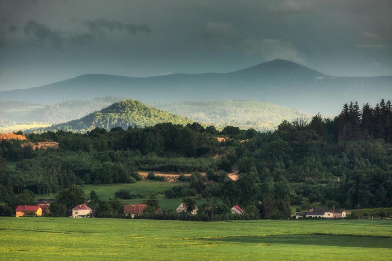 Ferienwohnung Monte Cuma Uroczysko Pod Zamkiem Grodziec Zagrodno Exterior foto